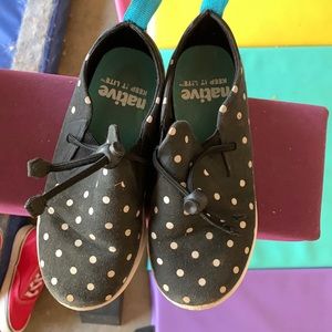 Girls size 11 black and white polka dot tennis shoes